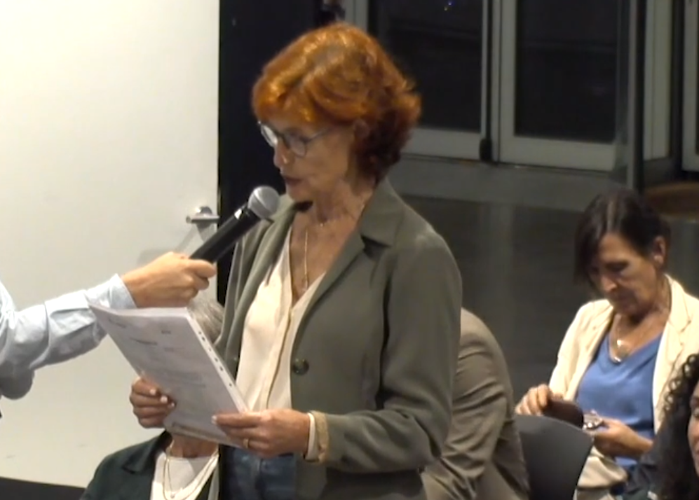 Carmen Ballesteros davant del Ple Municipal de Sant Cugat