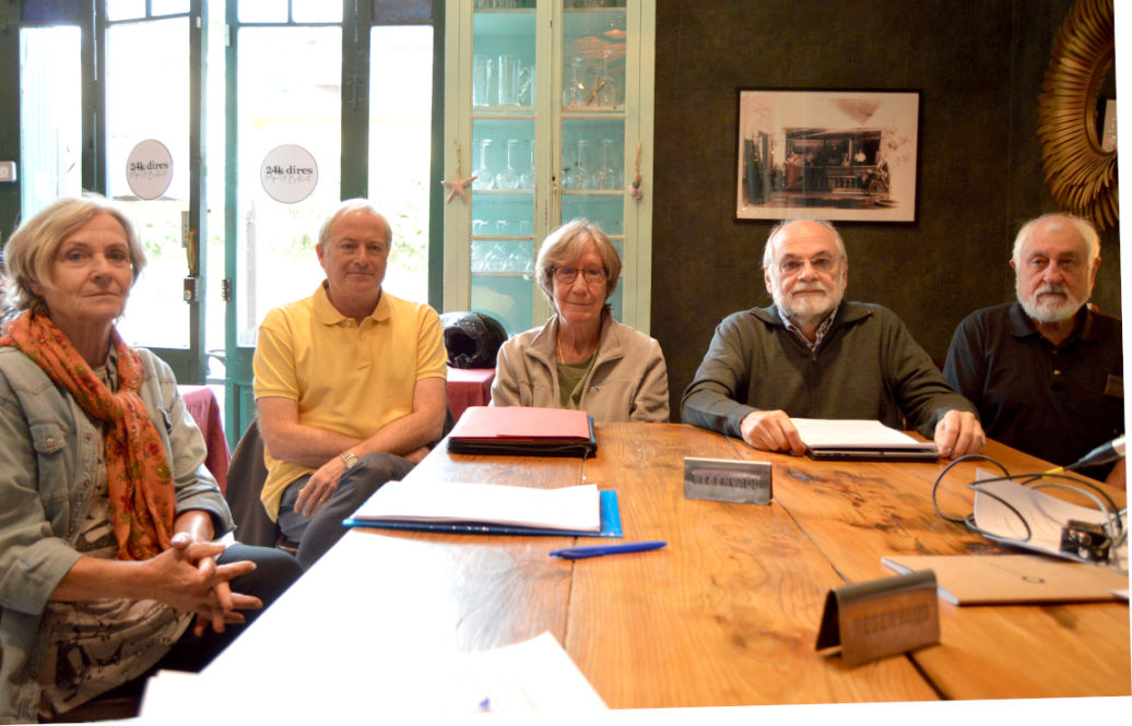 Membres de l'Associació en una roda de premsa